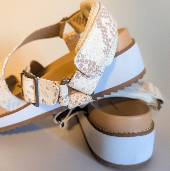 Lucky Brand Snake Print Sandals - Picture 3 of 3